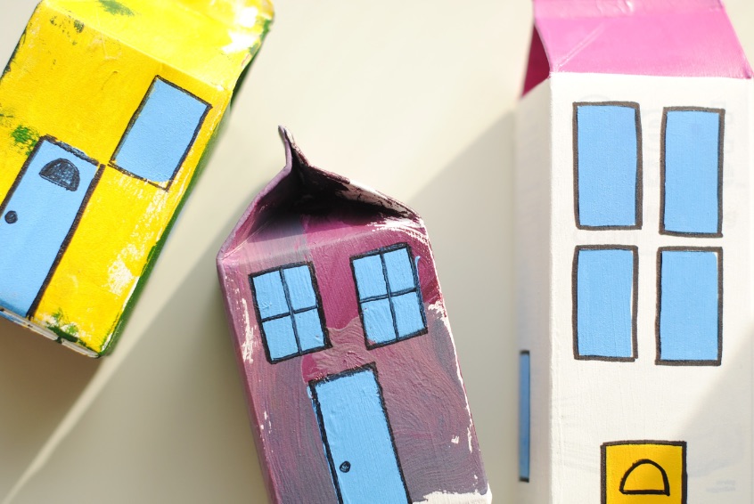toy-village-960908_1920.jpg